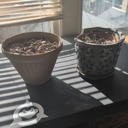 2 Pots