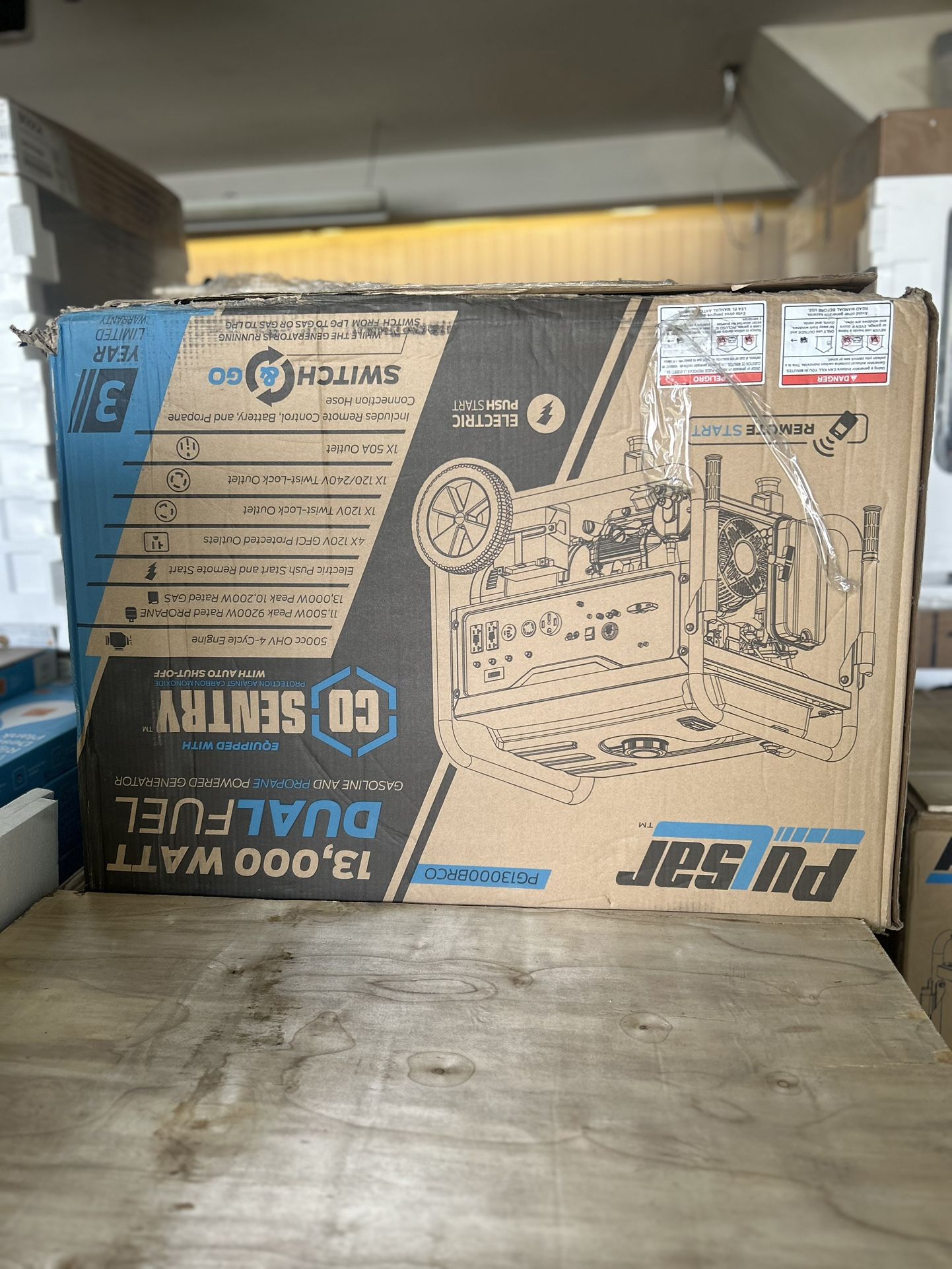 Pulsar Generator Dual Fuel 13000/10000 Watt Operates on Gasoline or Propane