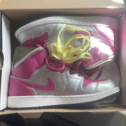 Girls Air Jordan 1 Mid