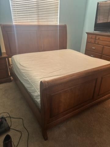 SOLID WOOD BEDROOM SET $375 OBO