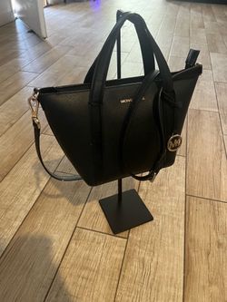 Metal purse holder