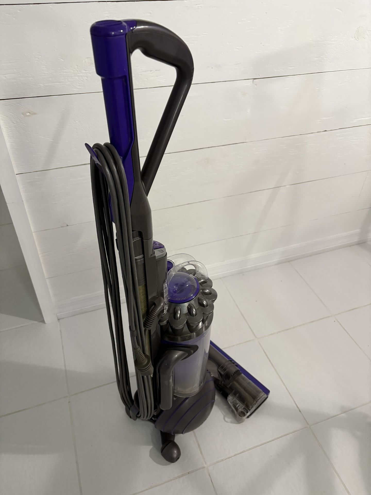 Dyson Ball Animal 2 Bagless Vacuum Cleaner