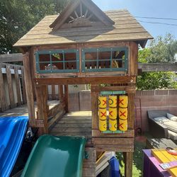 PLAY SET SWINGS INCLUDED P/up In Downey