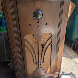 Antique Art Deco Radio