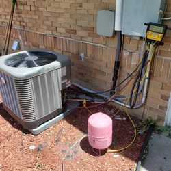 Air conditioner maintenance service