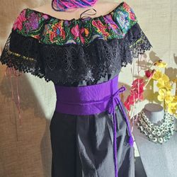Artesanal Accesorios and hand Embroidery 