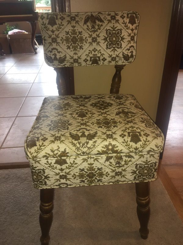 Vintage sewing chair brand comfee with original tag