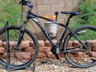 29 inch Giant Revel mountain bike