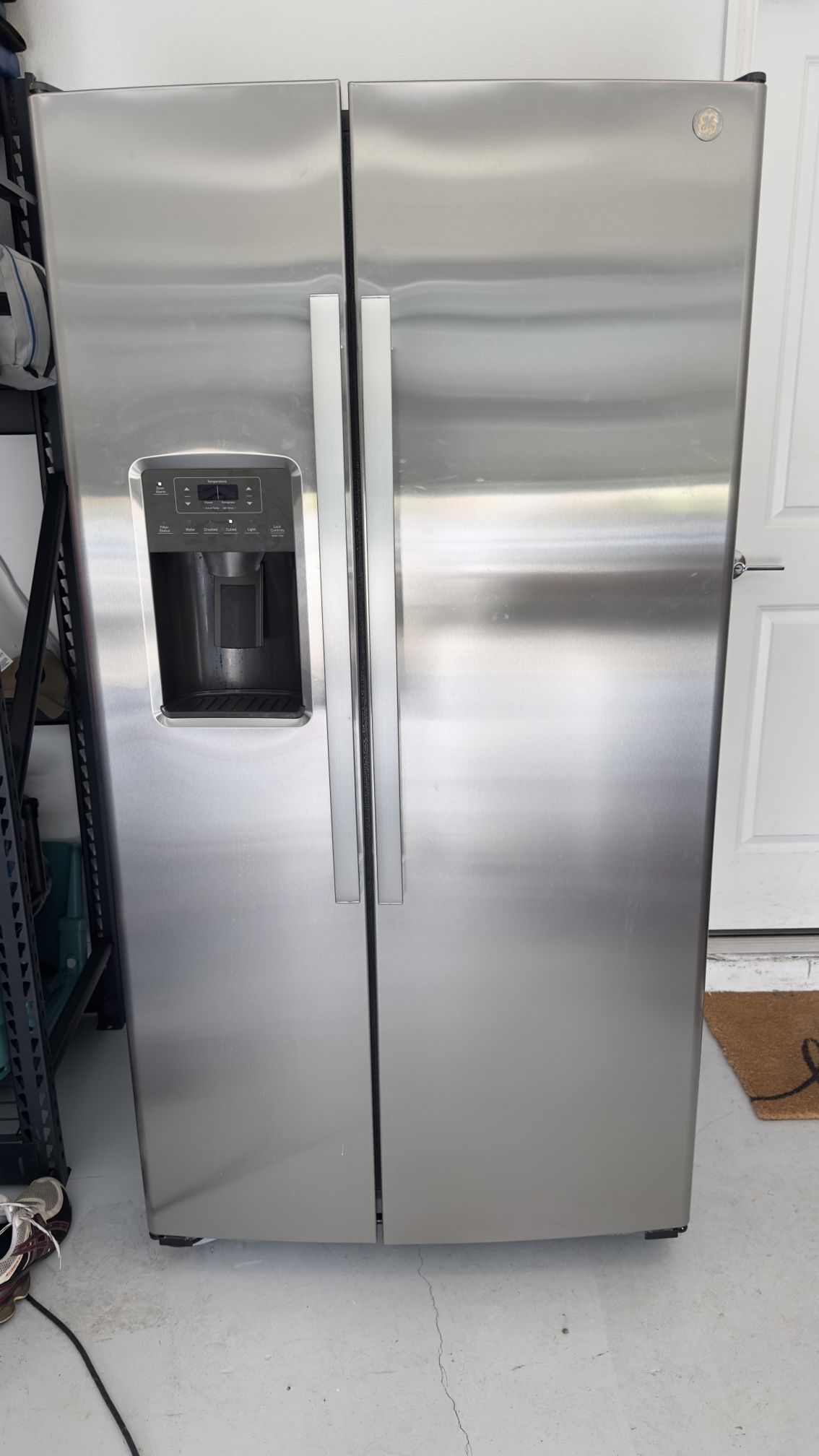 GE Side by Side Stainless Fridge GSS25GYPGCFS