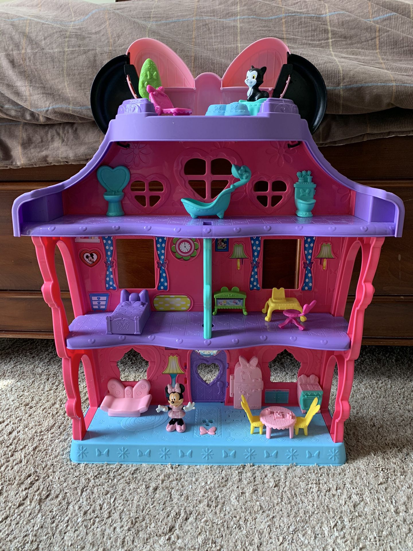 Minnie Mouse House and Accessories - Complete Set (20 pieces)