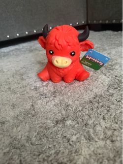 SQUISHY HIGHLAND COW