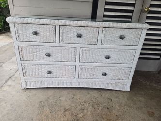 White Wicker 7-Drawer Dresser with Turtle Knobs