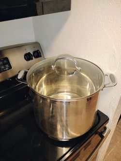 David Burke Pot With Lid