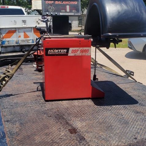 Tire Changer And Balancer With Accessories