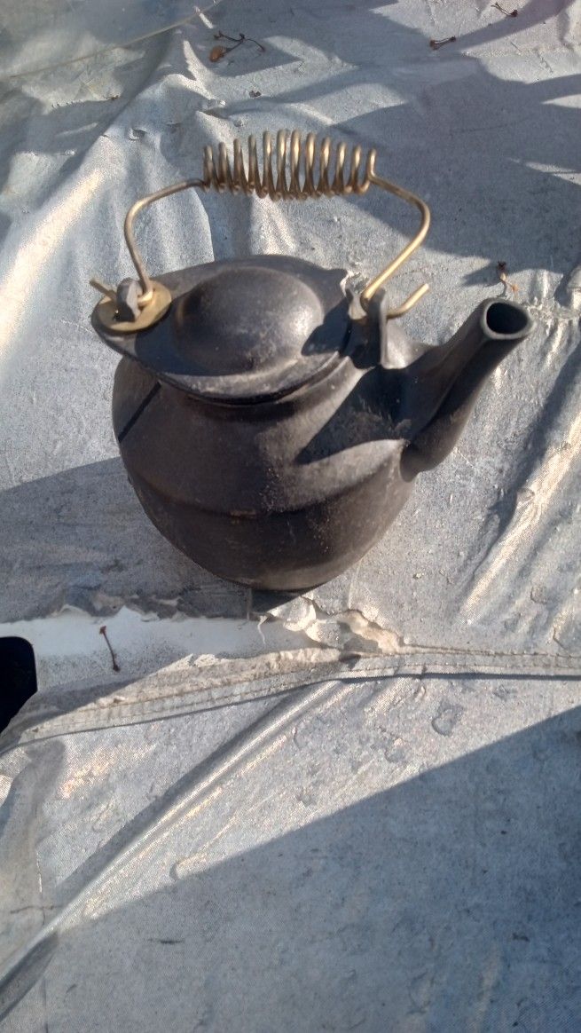 Cash Iron Kettle