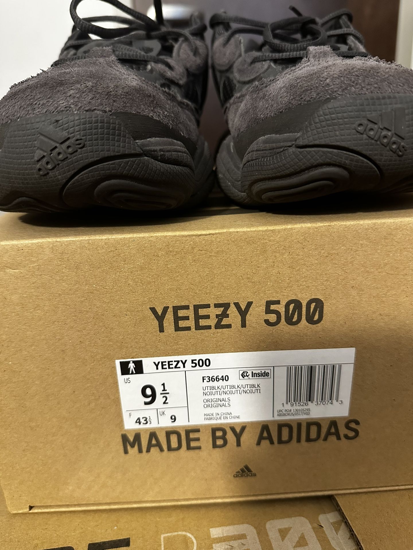 Yeezy 500 Black