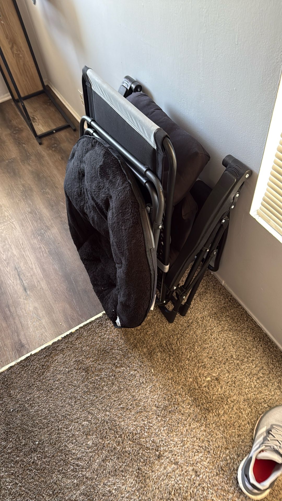 Free Chairs 