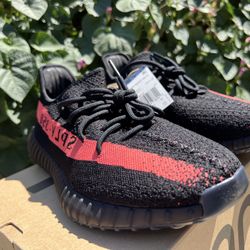 Yeezy 350 Core/Red