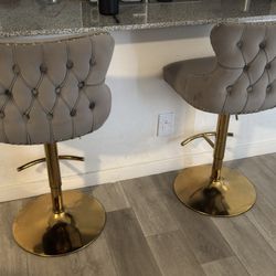 Adjustable Height Barstool 