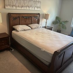 Bedroom Suite W/70 In Smart tv 