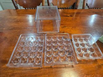 EGG HOLDING TRAYS