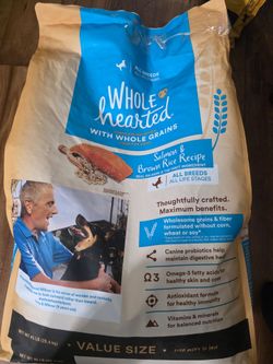 Whole Hearted Dog Fog 32lb bag Salmon & Brown Rice Best By 2027