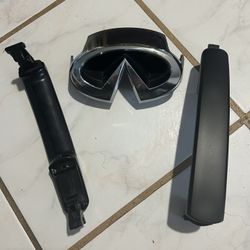 2003-07 EXTERIOR LEFT/RIGHT DOORS HANDLE AND GRILLE GRILL CHROME EMBLEM INFINITI BADGE