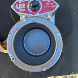Lee Magnum Electric Metal Melter with 20 lbs wheel weight lead