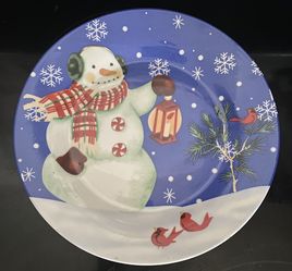 Brand new beautiful heavy Christmas plates