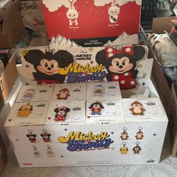 Mickey Family Plush Keychain 