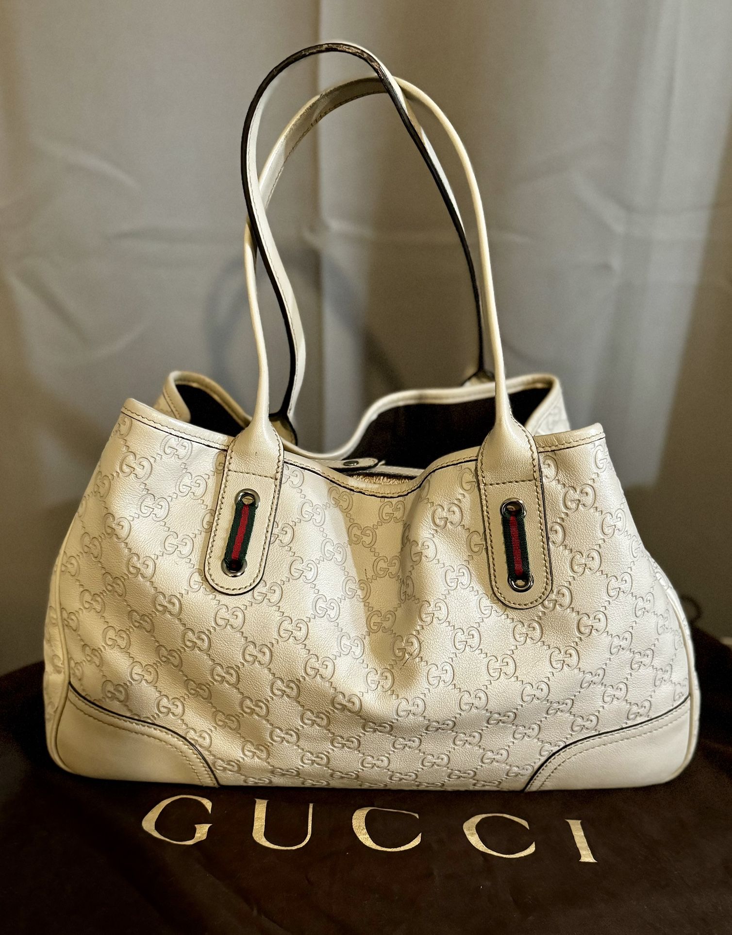 Medium Gucci Hang Bag