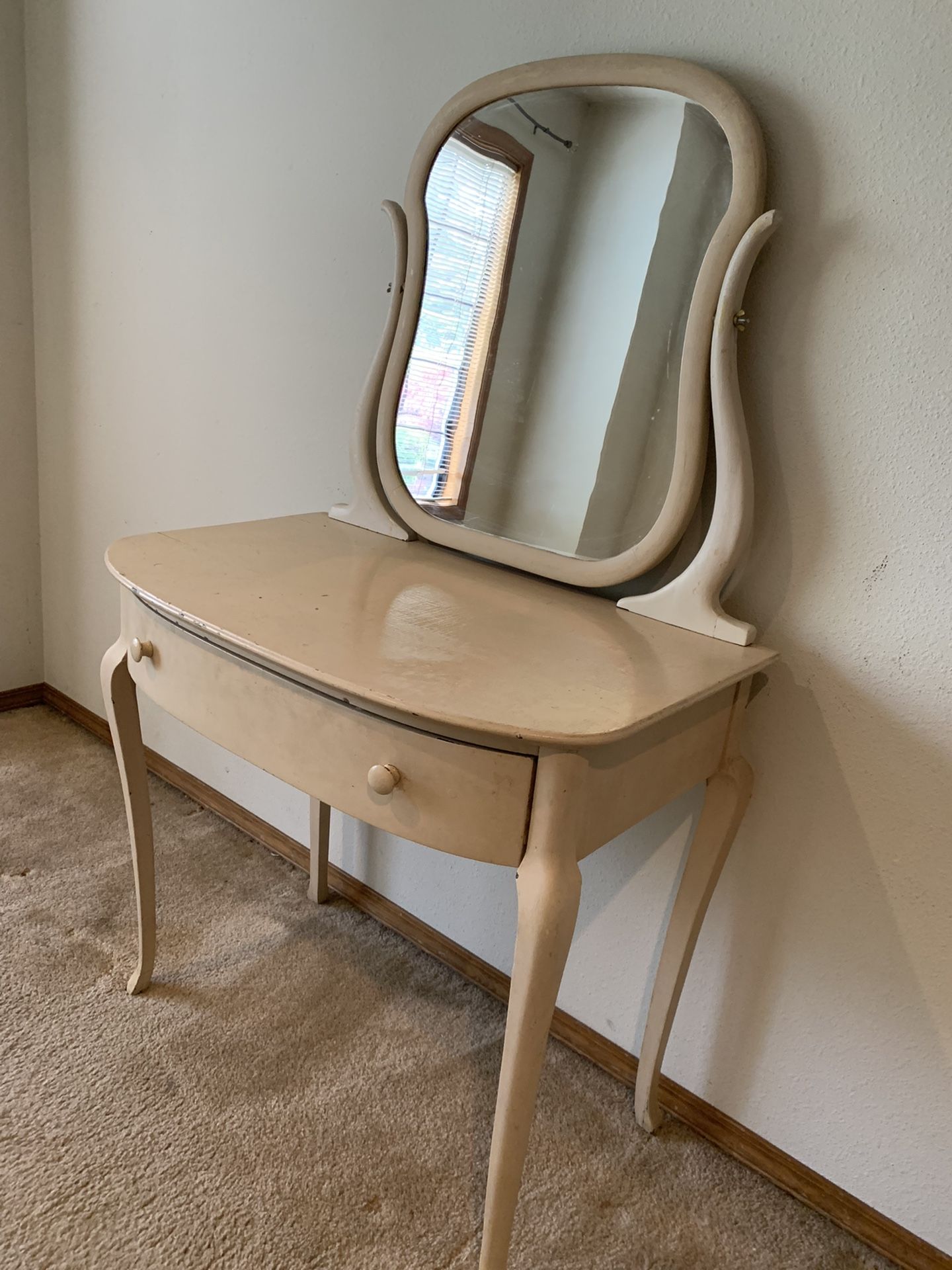Antique Vanity With Mirror