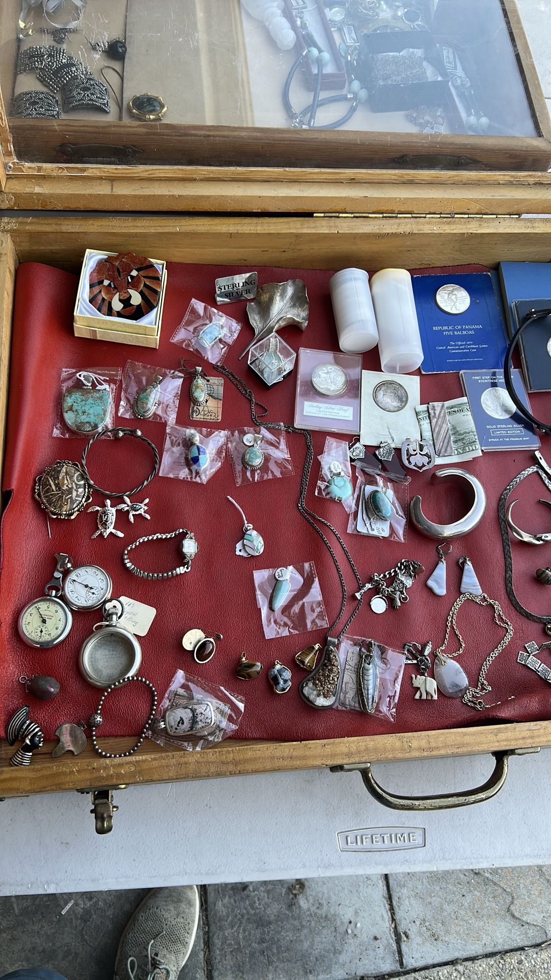 Huge garage sale $1-3 most items