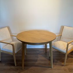 Dining Table & Chairs