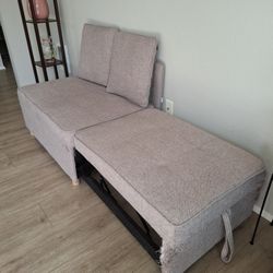 Little Sofa /bed. Pequeño Sofa /cama