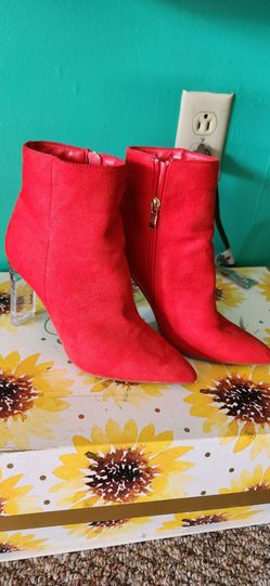 Red cute booties size 6
