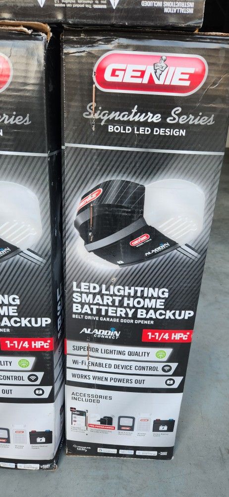 Garage Door Opener w/Battery Backup 1 ¼ hp Genie Smart Garage Opener