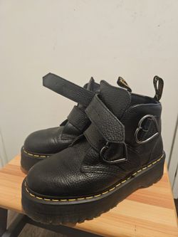 Doc Martens - Devon Heart Leather Platform Boots