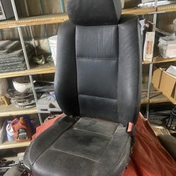 BMW 325i Front Seats