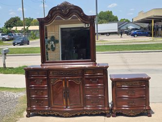DRESSER WITH MIRROR AND NIGHTSTAND