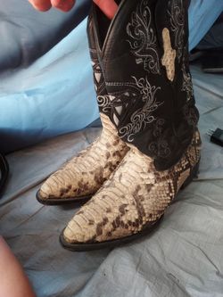White Diamond Boots Size. 9