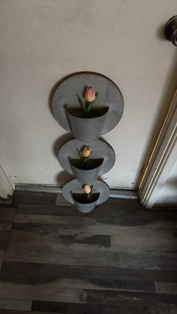 Galvanized Metal 3-Tier Wall Planter