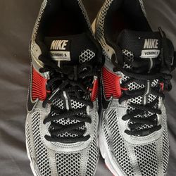 Nike Vomero 5 