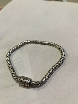 SILVER - COLORED ROPE LINK BRACELET