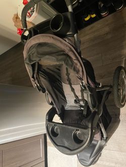 Three wheel stroller