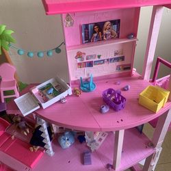 Barbie Dream house 2025