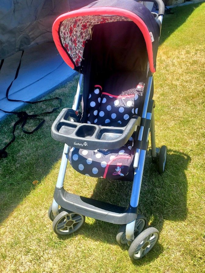 Safety 1st Stroller...Great Condition!!..folds Up