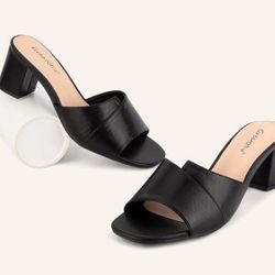 Black Leather Slide Sandals - GreatonU - Size 6