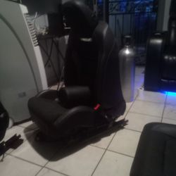 6 Generation Camero Seats Theyy Have A Air Bag There Also Electric In Very Good Condition Leather To  Black And Gray Color 