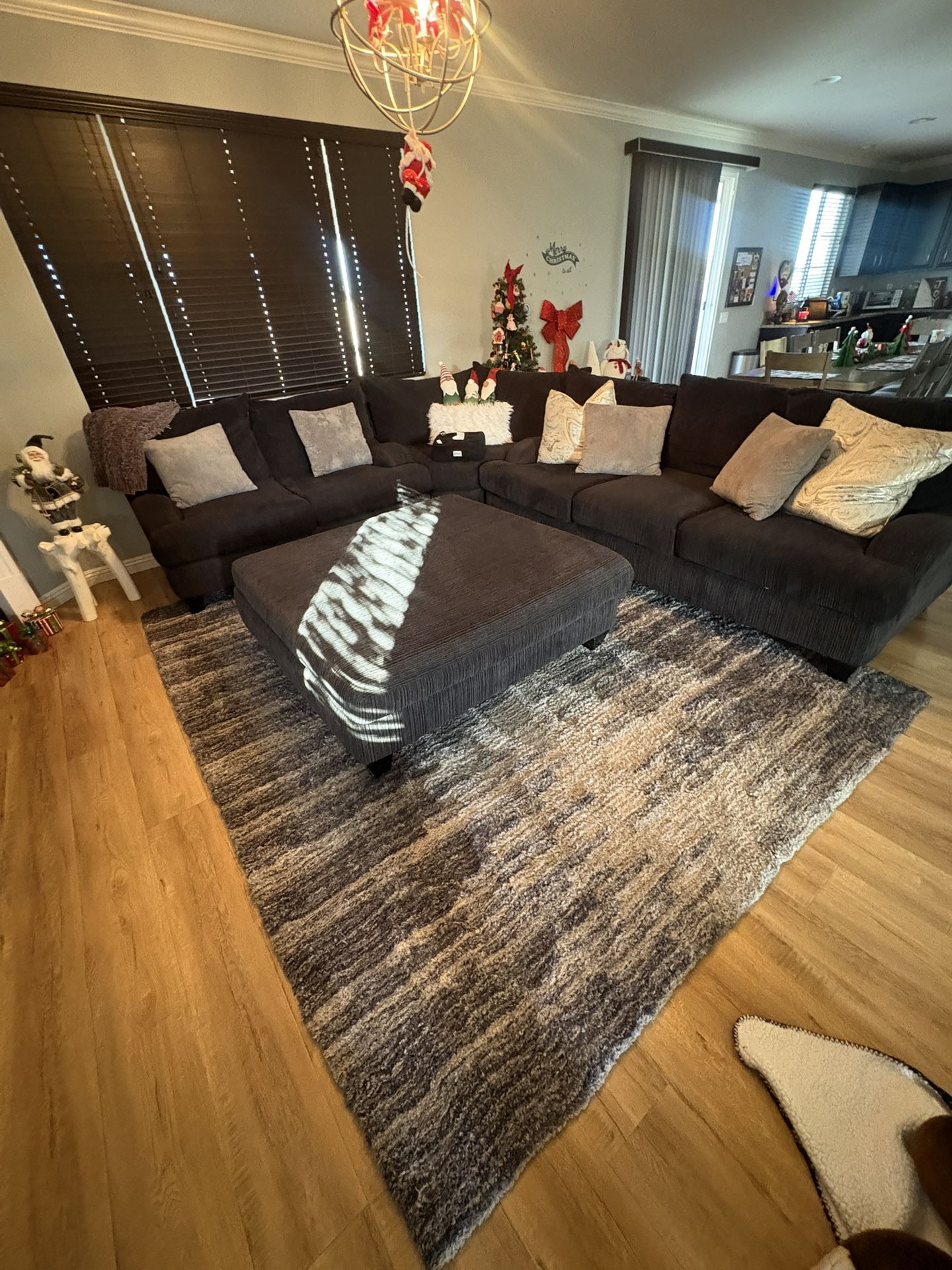 4pc Sectional w/ Ottoman Seats 6 Easily Cheap Starter Kit $300 OBO LETS MAKE A DEAL